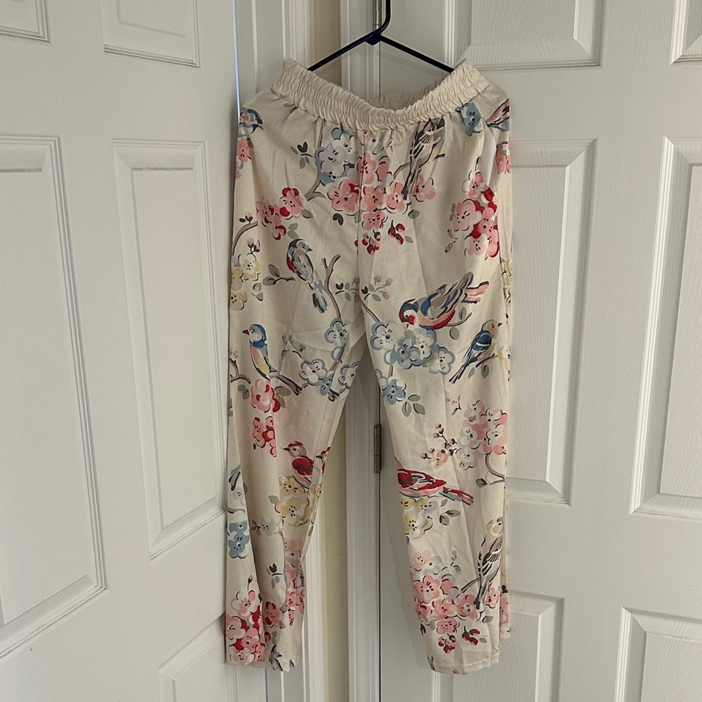 Wide leg size medium